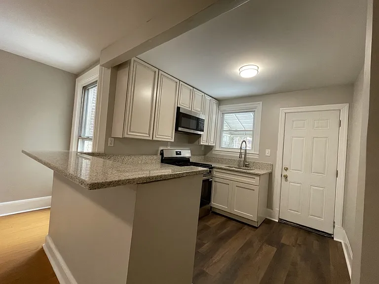 2644 W Lafayette Ave — Photo 26