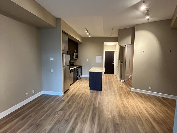 3rd image of 112 George St S #403