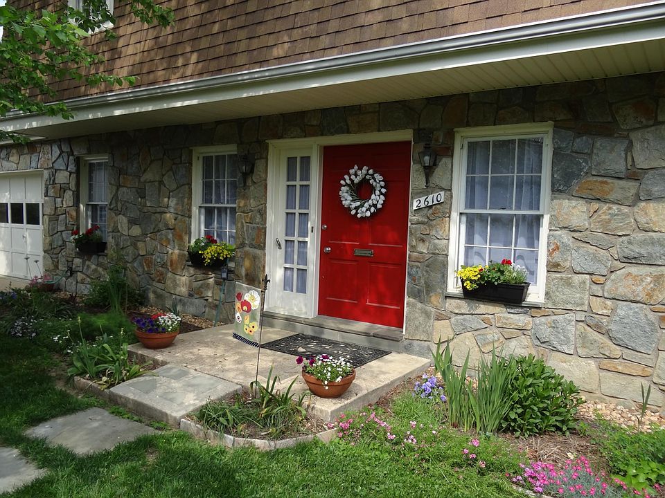 2nd image of 2610 N Marcey Rd
