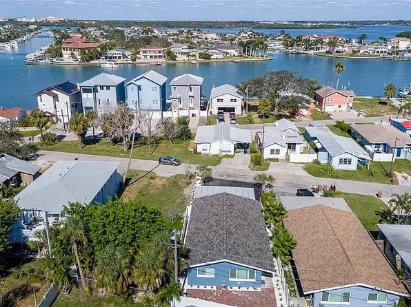 13248 4th St E Unit 2, Saint Petersburg, FL 33708