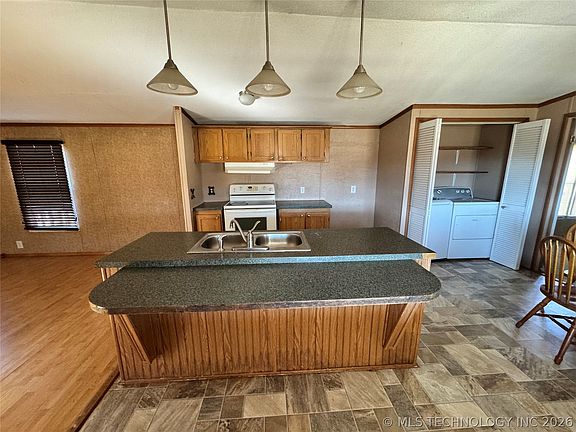 4th image of 3452 E Blackjack Rd