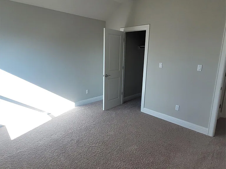 120 Free Stone Dr — Photo 21