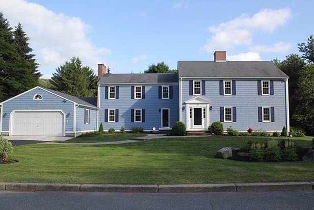 1st image of 10 Tall Pine Dr