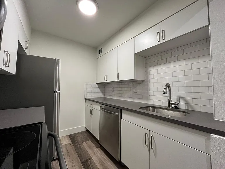 2255 Saint Charles Ave #203 — Photo 6