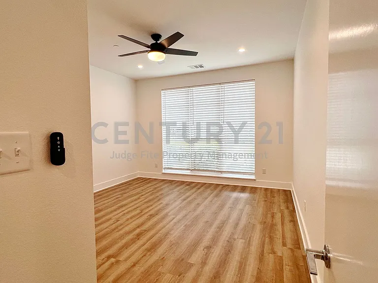 408 Dr Martin Luther King Jr Blvd #302 — Photo 10
