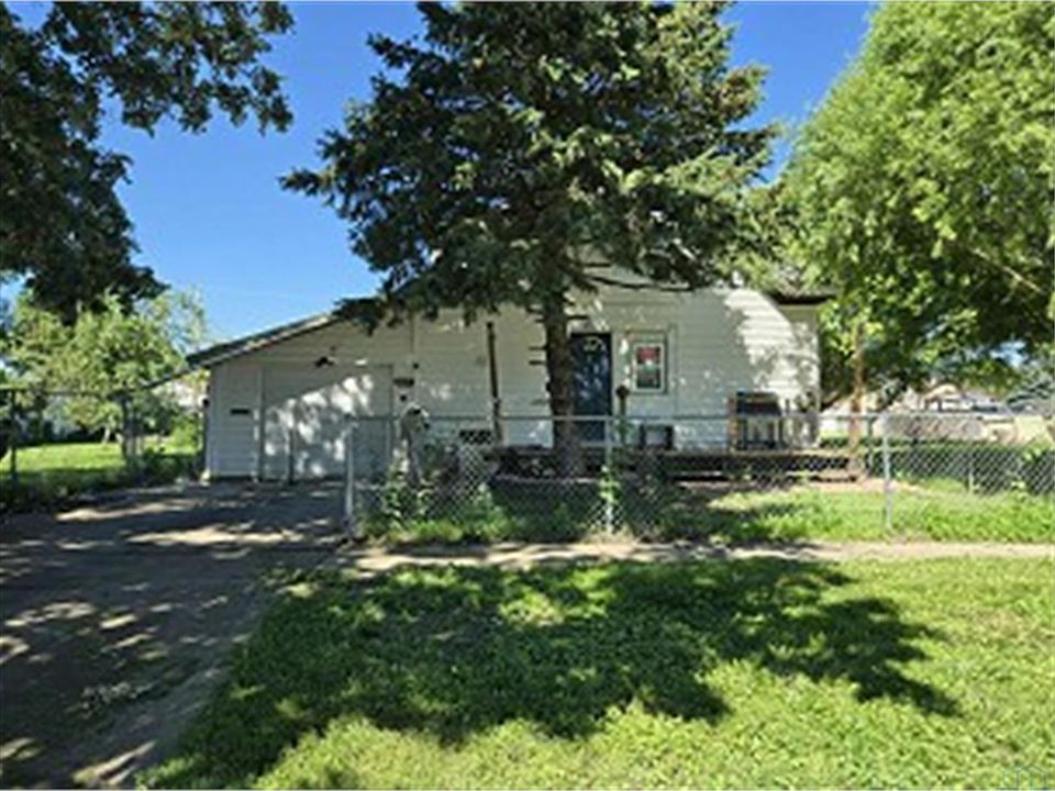 1st image of 2207 Boies St