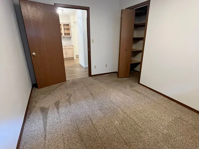 2512 S West Ave — Photo 10