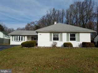 25 Paddock Ln, Willingboro, NJ 08046