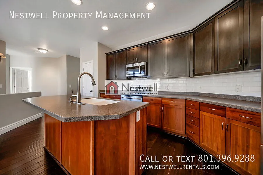 Fabulous 6-bed Home in Vibrant Daybreak — Photo 3