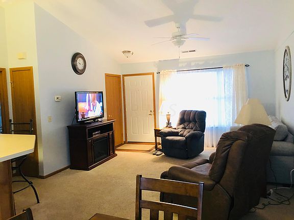 2nd image of 1258 Hillview Cir E