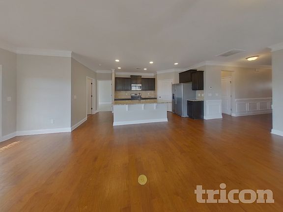 4th image of 910 Deepwood Ct