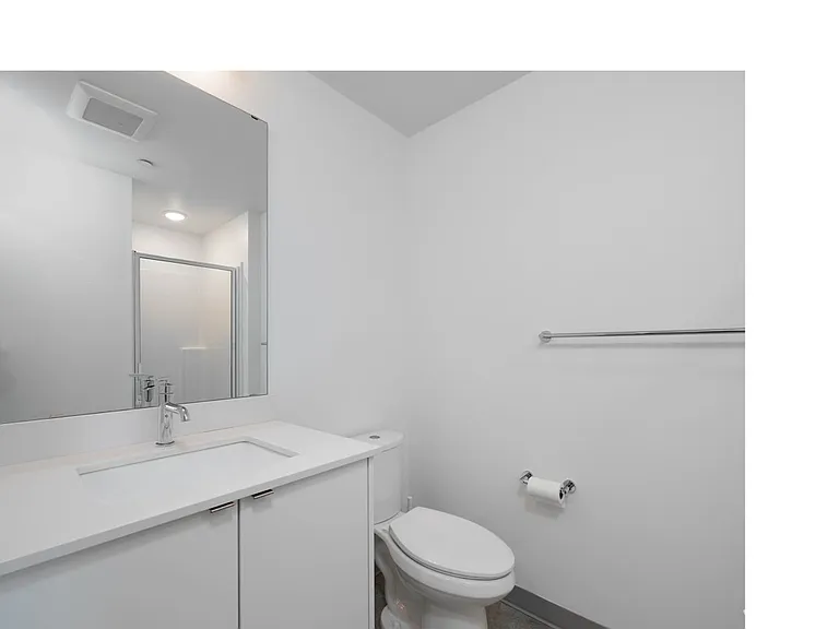 5637 University Way NE — Photo 23