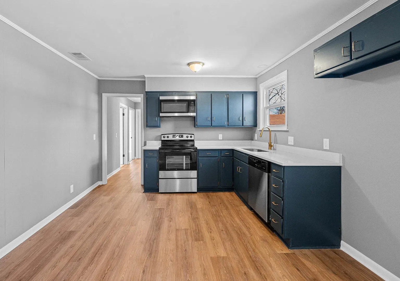 3314 Lockwood Ct SW — Photo 3