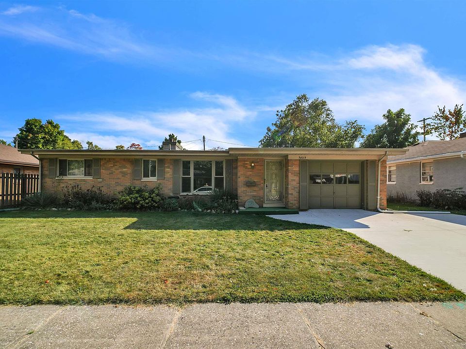 1st image of 3029 Malden Pl