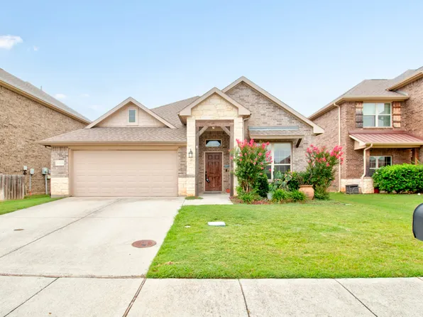 1809 Silver Oak Dr, Gainesville, TX 76240