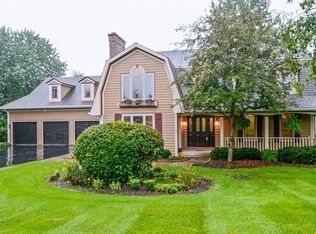 7N544 Cloverfield Cir, St Charles, IL 60175