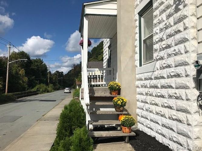 2nd image of 15 Grandview Ave