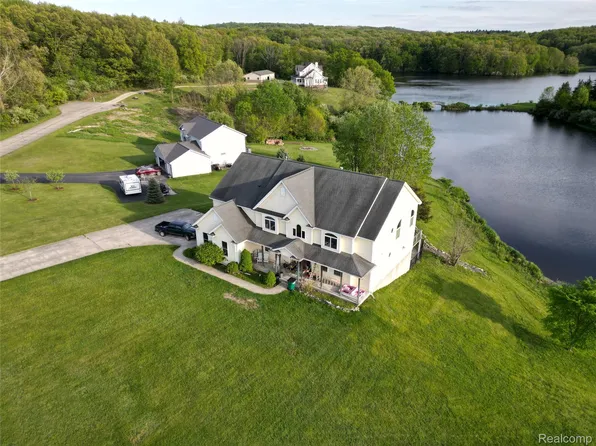 5041 Vista Bay Trl, Goodrich, MI 48438