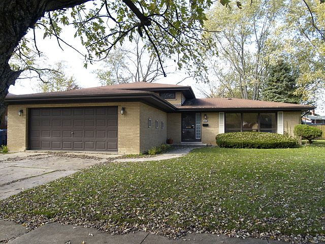 1st image of 16314 Woodlawn East Ave