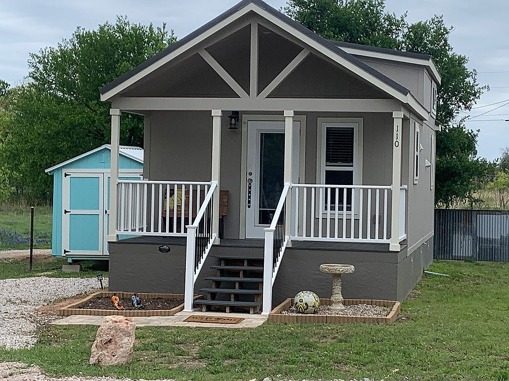 110 Tiny Home Ln Kingsland Tx 78639 Zillow 4969