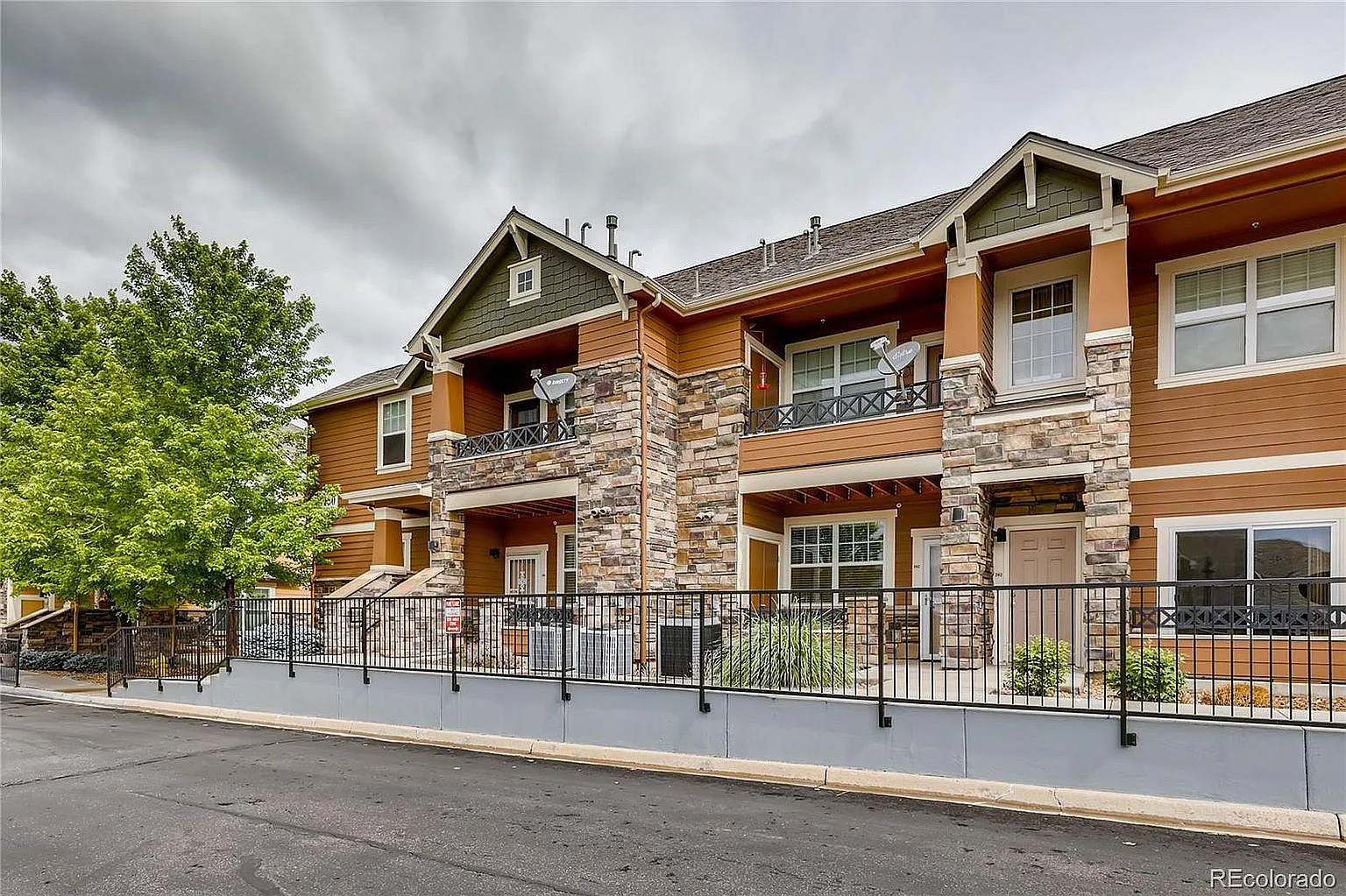 1 bed, 944 sqft, $1,895 — Photo 4