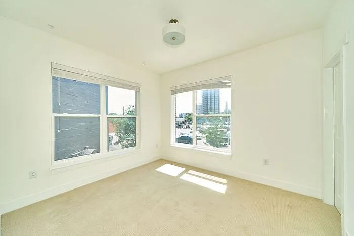 613 Fort Wayne Ave — Photo 16