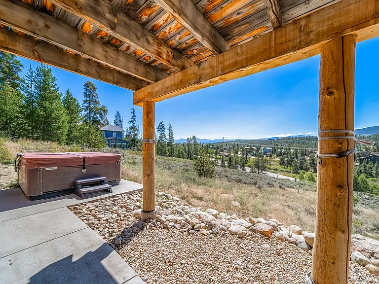 390 Pine View Dr — Photo 23