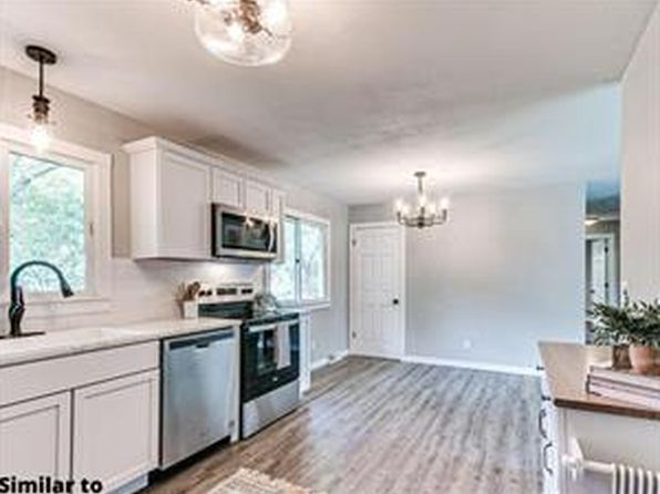 228 Hilltop Rd, Ames, IA 50014