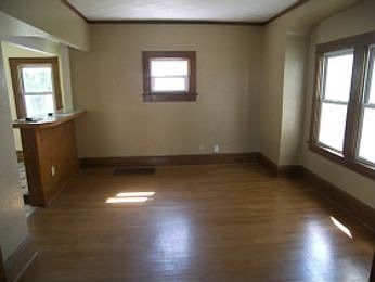 2nd image of 30 N Sperling Ave