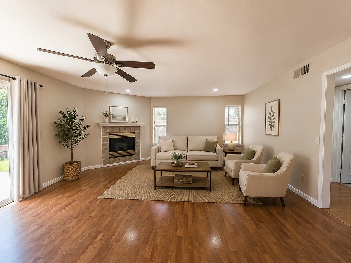 Convenient & Modern 3-BR/2.5-BA Home in Northwest Fresno — Photo 2