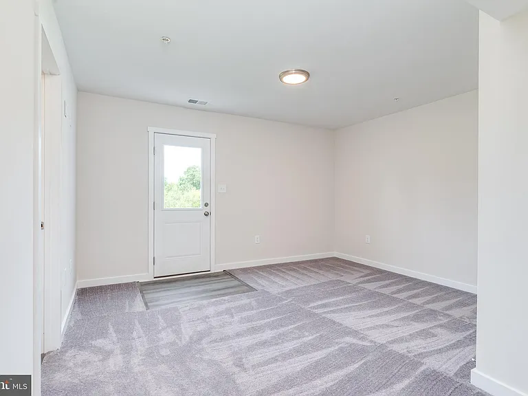 85 Moses Dr — Photo 12