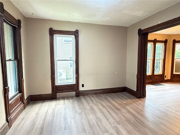 5th image of 104 N Main St