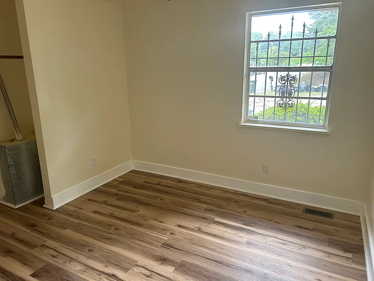 2342 Lake Ave — Photo 5