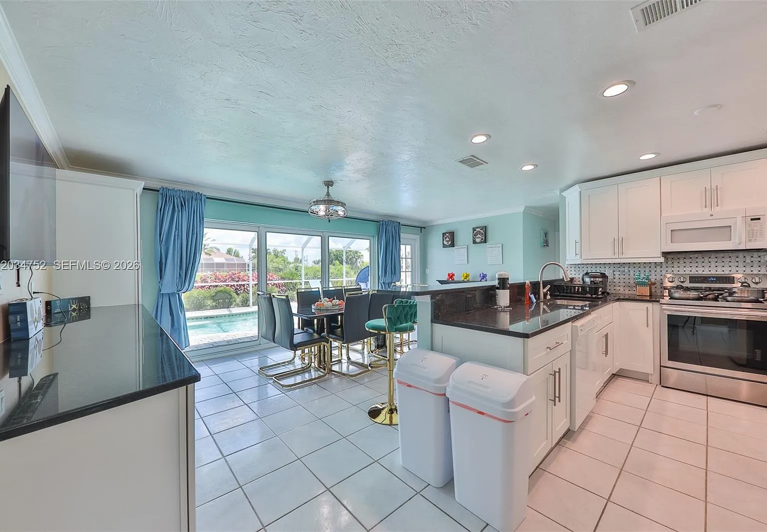 4 bed, 2.0 bath, $4,500 — Photo 1