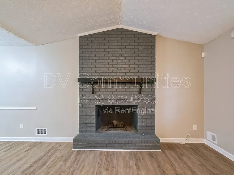 1605 Sugar Plum Dr SW — Photo 8