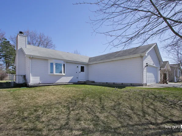 1510 Clayton Marsh Dr, Lake In The Hills, IL 60156