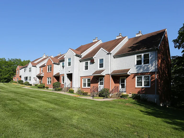 Summitwood Village — Photo 3