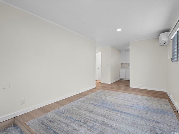 5th image of 1113 Villa Ln