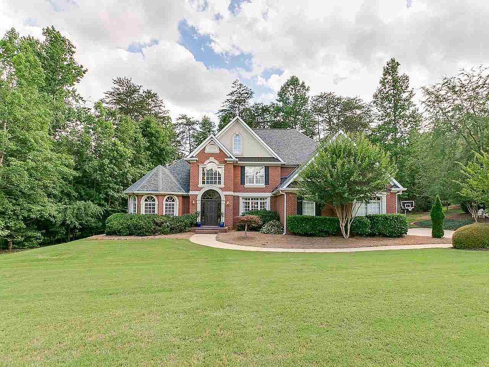 2nd image of 377 Hidden Creek Cir