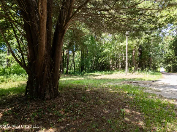 Pabst Rd, Ocean Springs, MS 39564