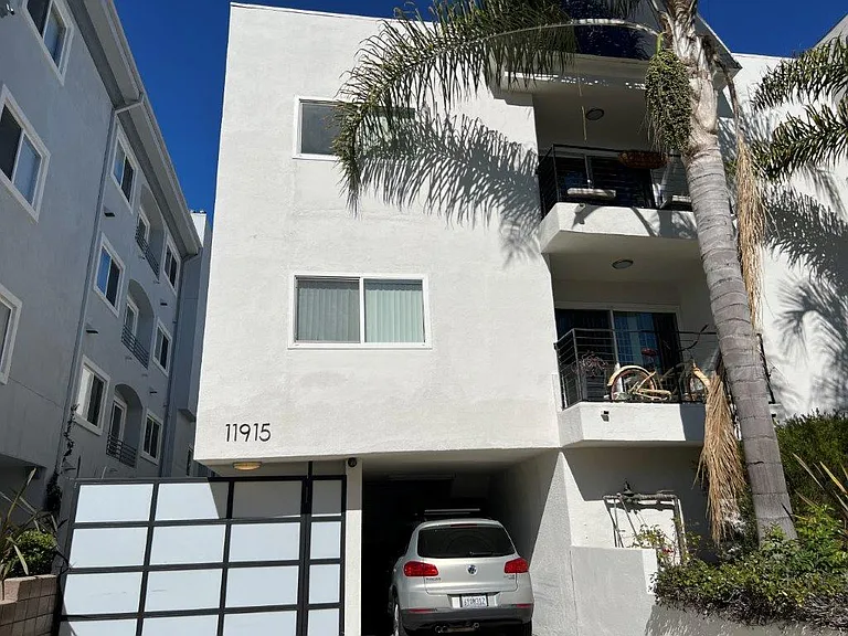 11915 Darlington Ave #8 — Photo 14