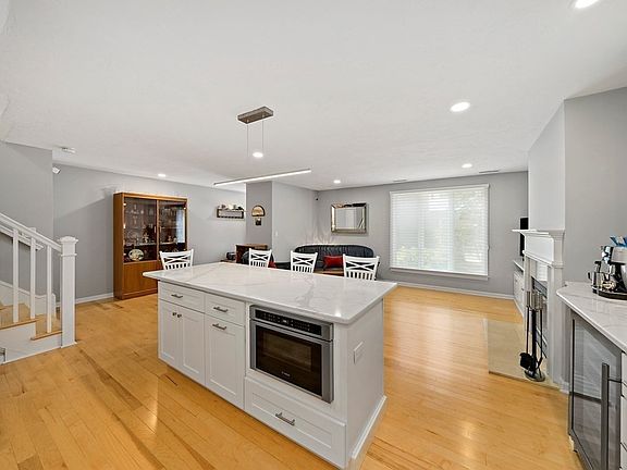 3rd image of 164 Quincy Shore Dr Unit 99