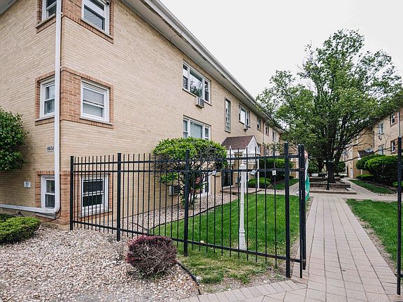 4th image of 6634 W 95th St APT 1D