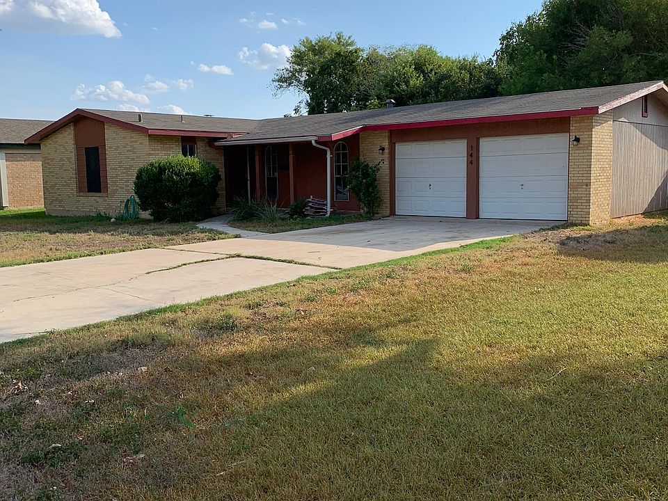 1st image of 144 Cloverleaf Dr