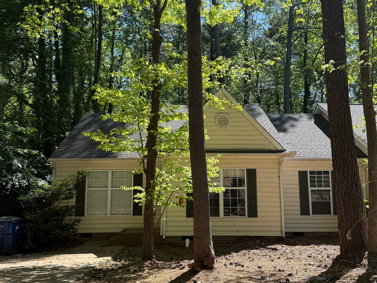 3 bed, 2016 sqft, $1,650 — Photo 1