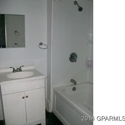 403 S Summit St #AB — Photo 4