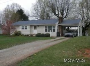 1097 Lake Washington Rd, Washington, WV 26181