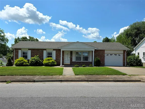 320 W 6th St, Washington, MO 63090