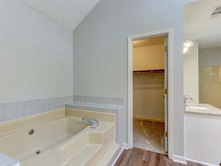180 Fairfield Cir — Photo 33