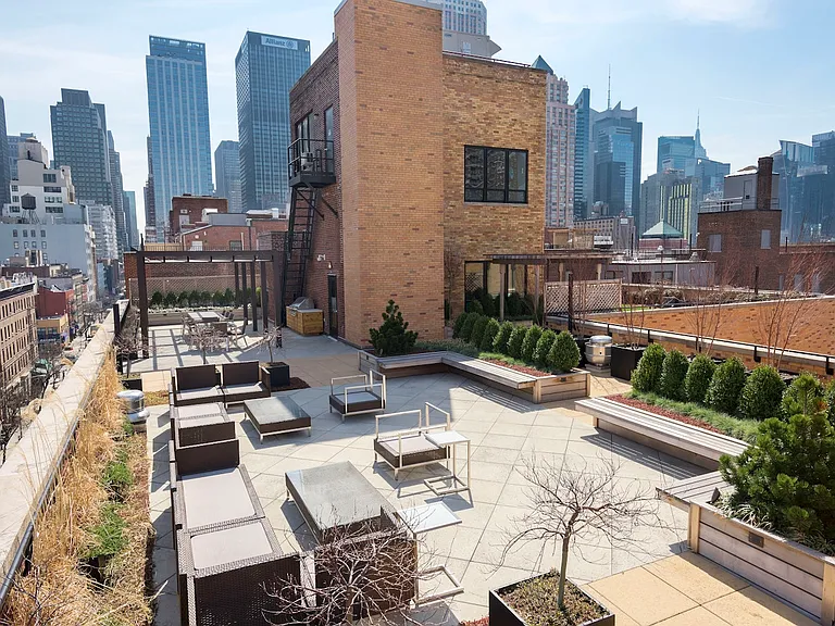 432 W 52nd St #4B — Photo 7